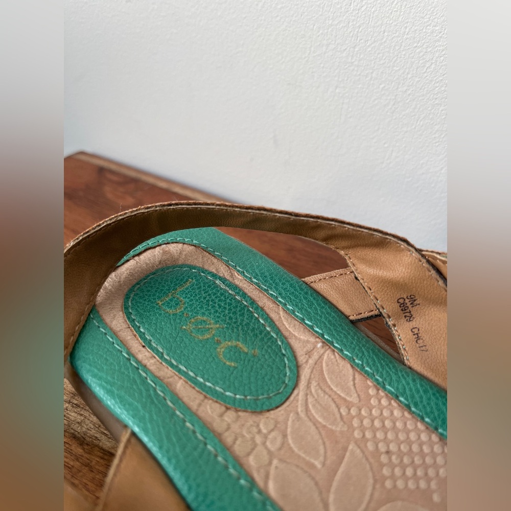 B.O.C Born Green , gold and green braided Sandals, faux leather size 9 - Picture 3 of 9
